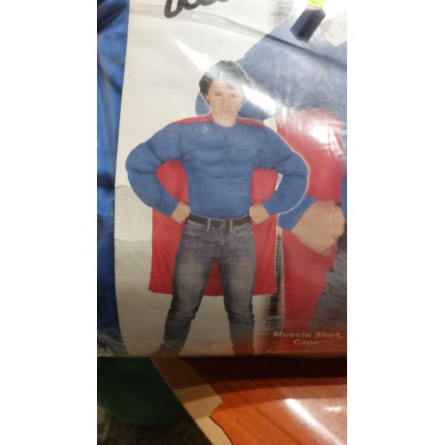 CAMICIA MUSCOLI E MANTELLO SUPERMAN W00628